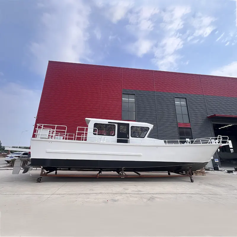 13,8 m Kreuzfahrtboot