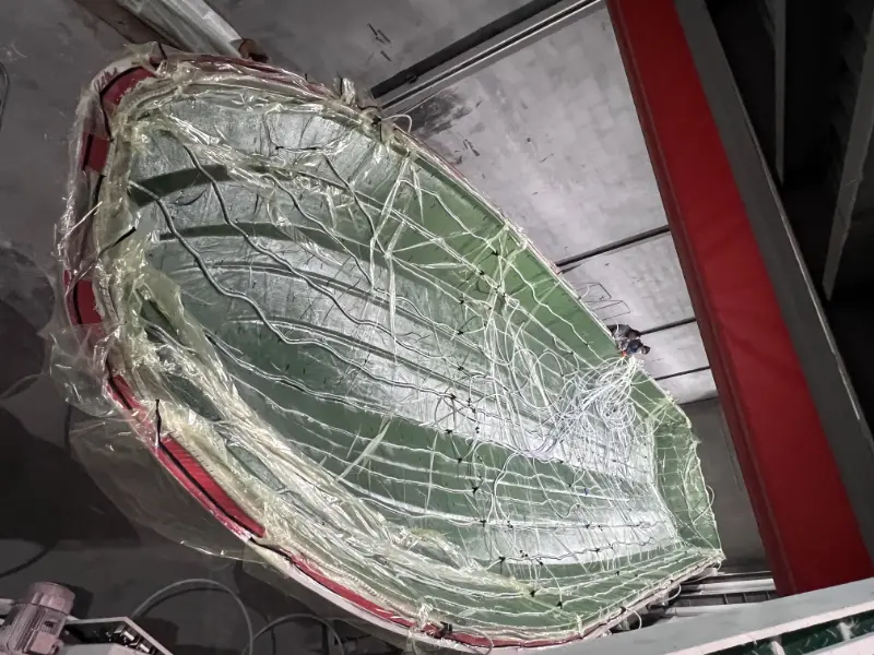 Lawada® Vakuuminfusionsverfahren für den Rumpf eines 21,8 m langen Passagierschiffs – Steigerung der Festigkeit, Effizienz und Langlebigkeit