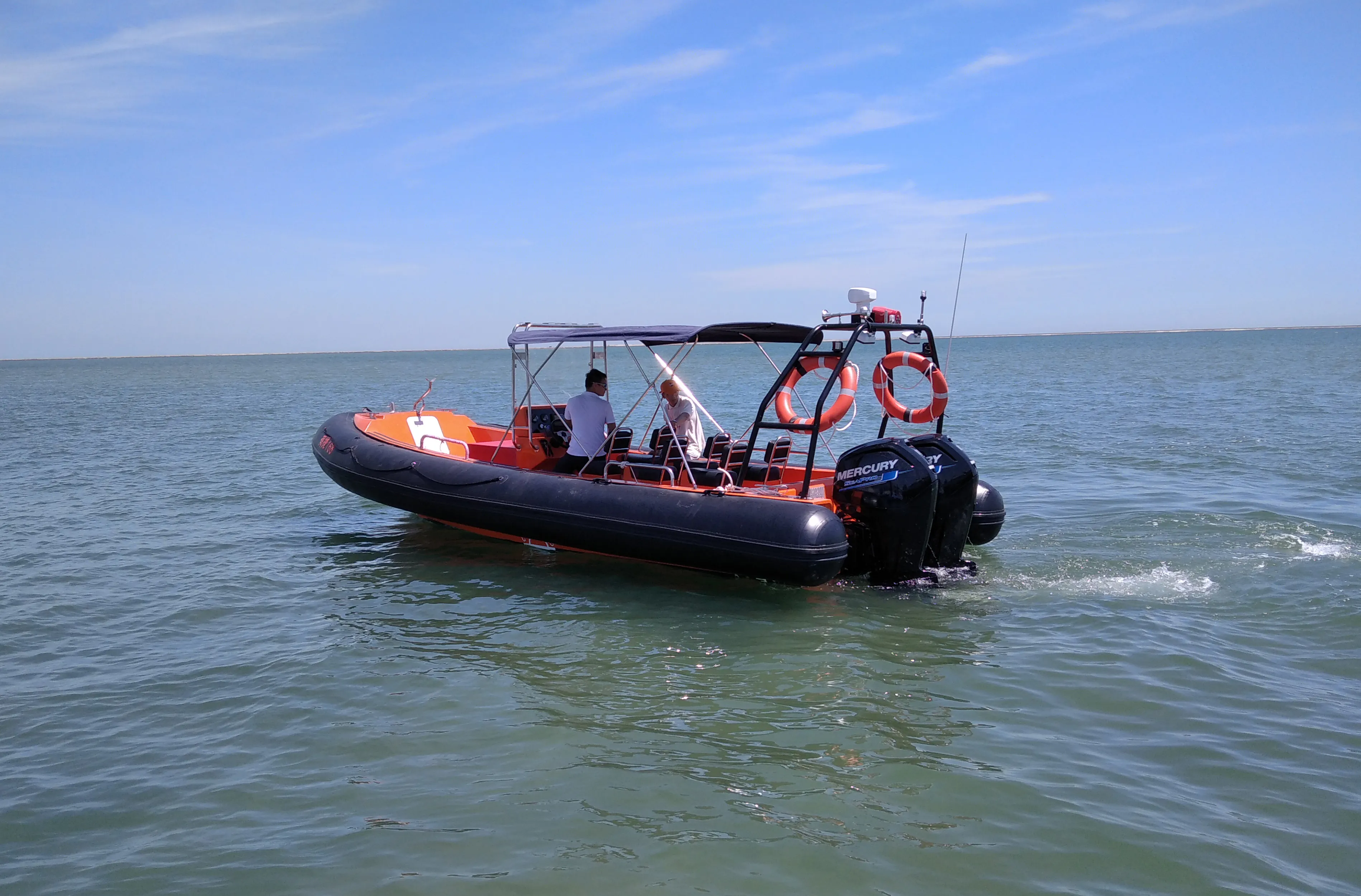 Welche Boote reagieren schnell auf Wassernotfälle?